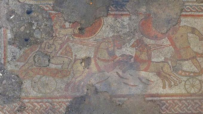 Incredible Roman Mosaic Uncovered In Rutland Farmer’s Field - Mosaic ...